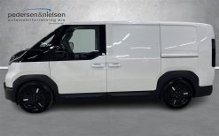 Alternative view of Kia PV5 Cargo L2H1 EL Long Range Work 163HK Van Aut.