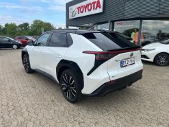 Alternative view of Toyota BZ4X EL Executive Panorama Bitone AWD 343HK 5d Aut.