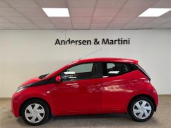 Alternative view of Toyota Aygo 1,0 VVT-I X-Play + X-Touch 69HK 5d