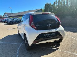 Alternative view of Toyota Aygo 1,0 VVT-I X-pression Safety Sense X-Shift 72HK 5d Aut.