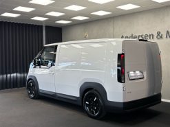 Alternative view of Kia PV5 Cargo L2H1 EL Long Range Work Pro 163HK Van Aut.
