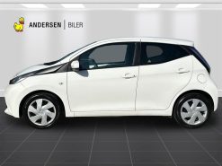 Alternative view of Toyota Aygo 1,0 VVT-I X-Play + Touch 68HK 5d