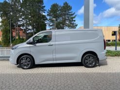 Alternative view of Ford E-Transit Custom 320 L1H1 EL Limited 136HK Van Aut.