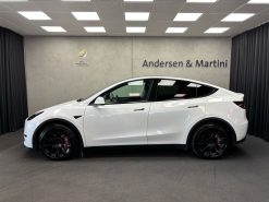 Alternative view of Tesla Model Y EL Long Range AWD 514HK 5d Aut.