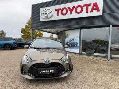 Alternative view of Toyota Yaris 1,5 Hybrid Active Technology 116HK 5d Trinl. Gear